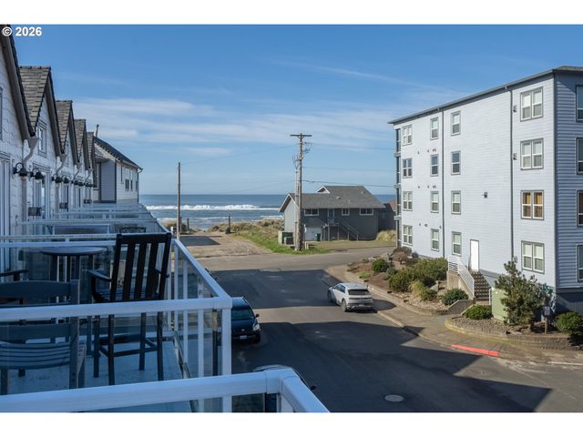 108 N 3RD Ave, Rockaway Beach, OR 97136