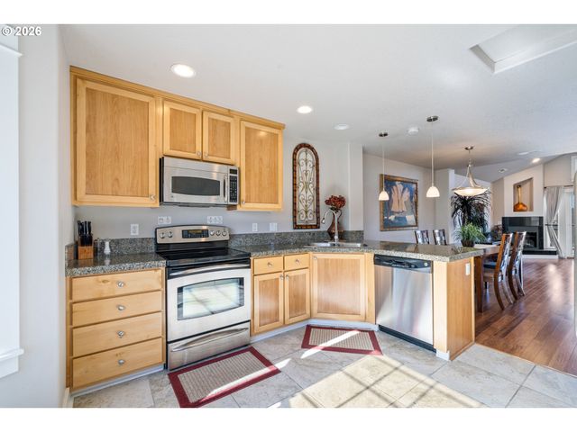108 N 3RD Ave, Rockaway Beach, OR 97136