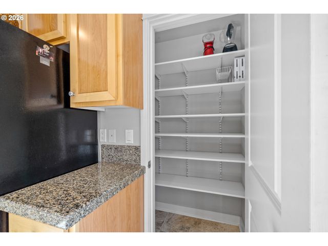 108 N 3RD Ave, Rockaway Beach, OR 97136
