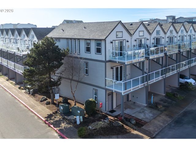 108 N 3RD Ave, Rockaway Beach, OR 97136