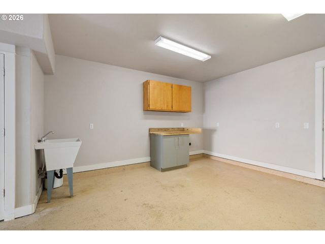 108 N 3RD Ave, Rockaway Beach, OR 97136