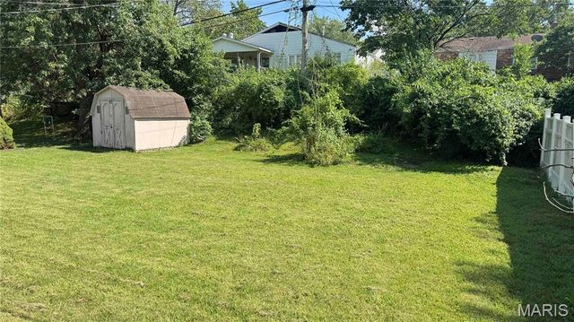 9438 Koerber Lane, St Louis, MO 63123