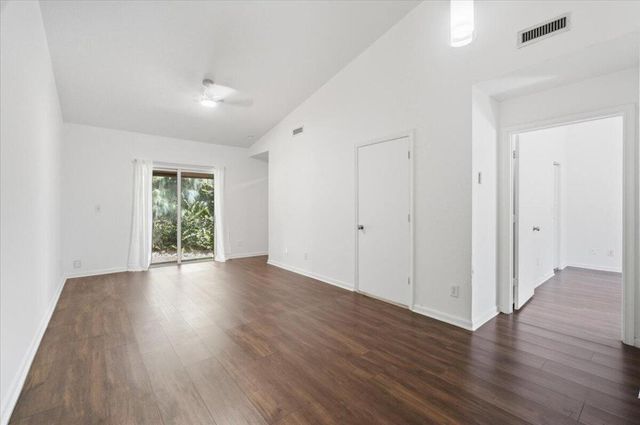 6237 Garden Court, Davie, FL 33314