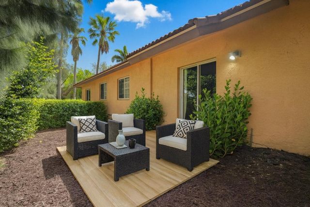 6237 Garden Court, Davie, FL 33314