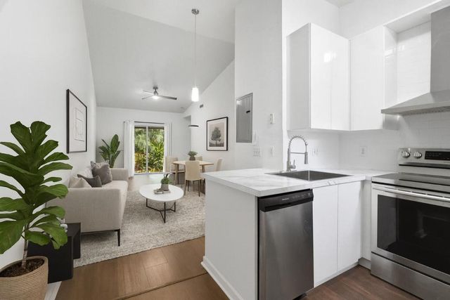 6237 Garden Court, Davie, FL 33314