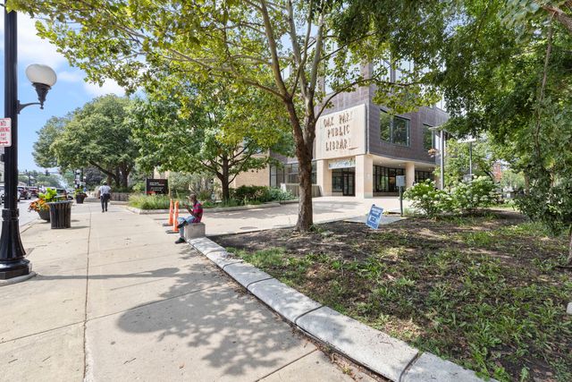 821 Lake Street 2S, Oak Park, IL 60301