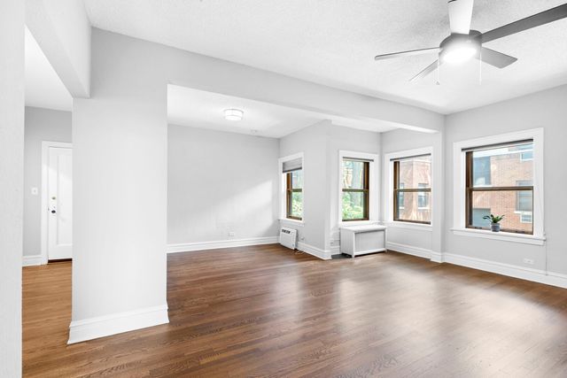 821 Lake Street 2S, Oak Park, IL 60301
