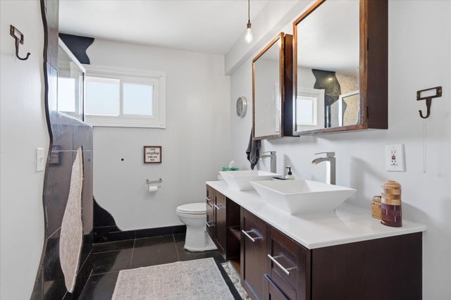 6575 Crosby Avenue, Inver Grove Heights, MN 55076