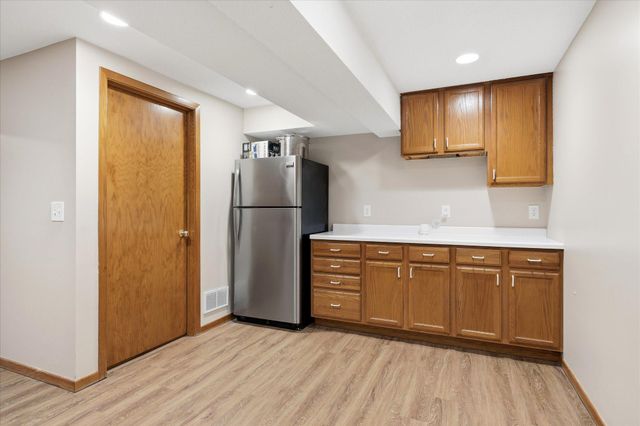 6575 Crosby Avenue, Inver Grove Heights, MN 55076