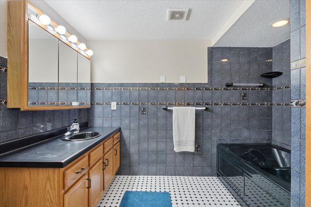 6575 Crosby Avenue, Inver Grove Heights, MN 55076