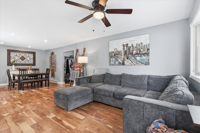 6575 Crosby Avenue, Inver Grove Heights, MN 55076