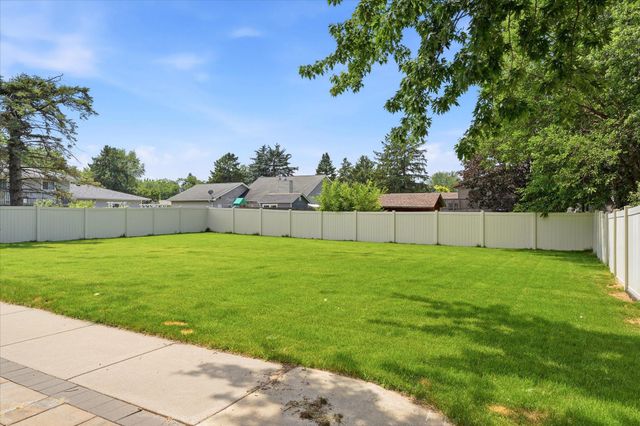 6575 Crosby Avenue, Inver Grove Heights, MN 55076