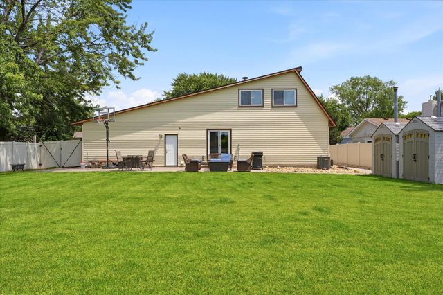 6575 Crosby Avenue, Inver Grove Heights, MN 55076