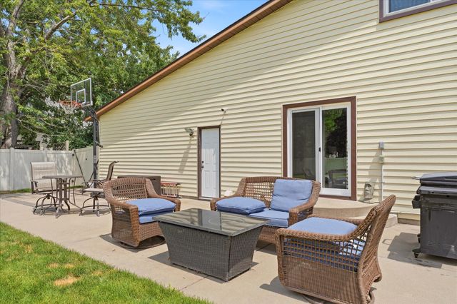 6575 Crosby Avenue, Inver Grove Heights, MN 55076