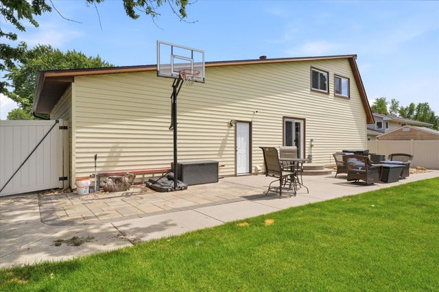 6575 Crosby Avenue, Inver Grove Heights, MN 55076