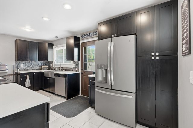 6575 Crosby Avenue, Inver Grove Heights, MN 55076