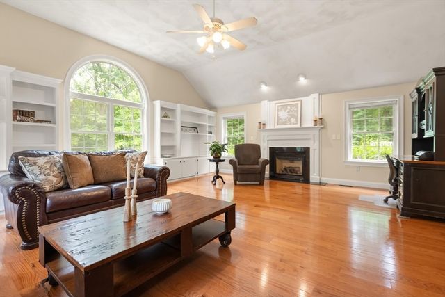1 Third Street, North Reading, MA 01864