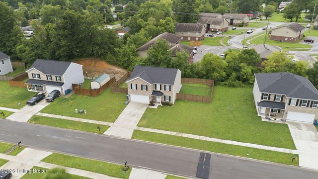 496 Nancy Dr, Shepherdsville, KY 40165