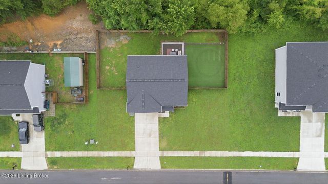 496 Nancy Dr, Shepherdsville, KY 40165
