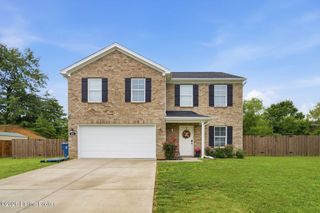 496 Nancy Dr, Shepherdsville, KY 40165