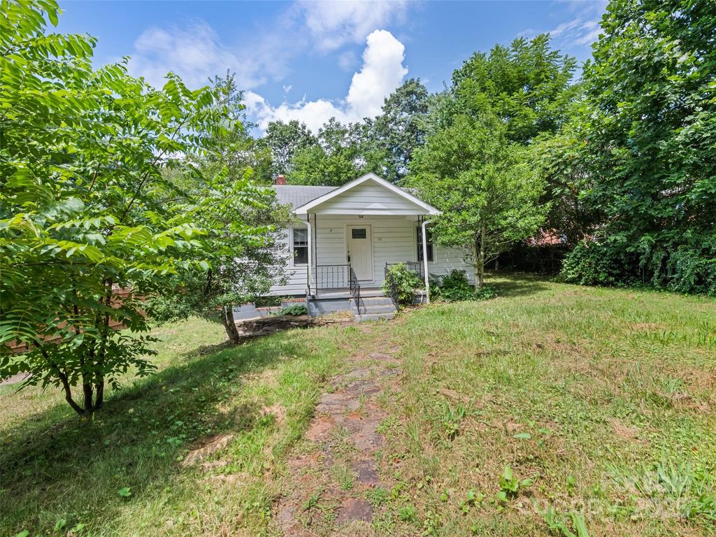 155 Woodland Drive, Waynesville, NC 28786