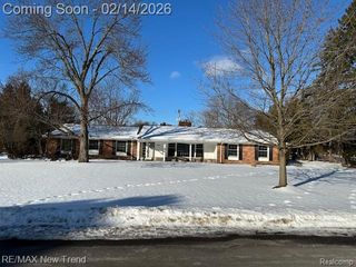 5730 Burnham Road, Bloomfield Hills, MI 48302