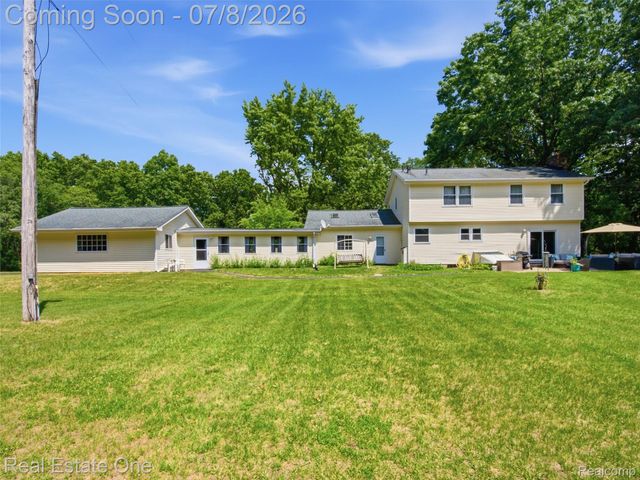 1230 Bald Eagle Lake Road, Groveland Township, MI 48462