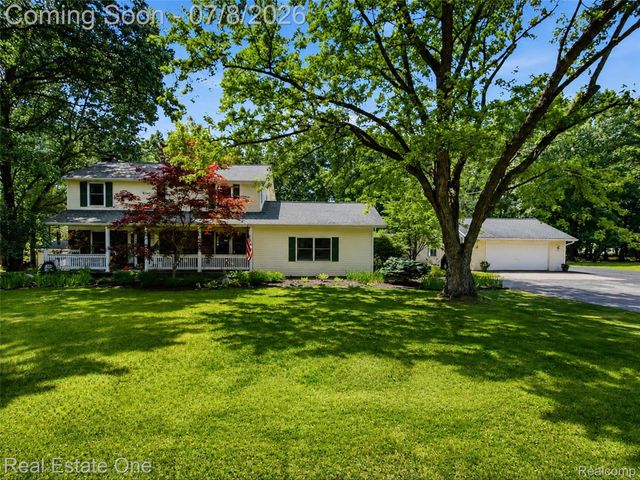 1230 Bald Eagle Lake Road, Groveland Township, MI 48462