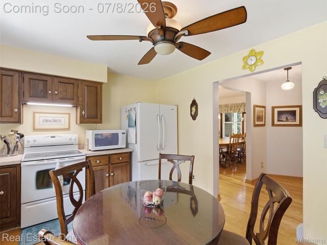 1230 Bald Eagle Lake Road, Groveland Township, MI 48462