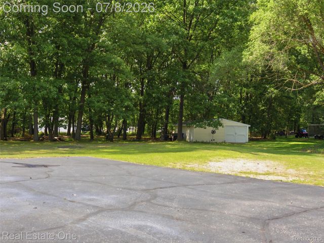 1230 Bald Eagle Lake Road, Groveland Township, MI 48462
