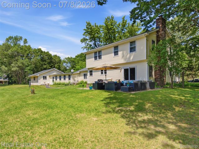 1230 Bald Eagle Lake Road, Groveland Township, MI 48462