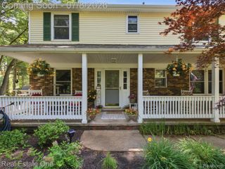 1230 Bald Eagle Lake Road, Groveland Township, MI 48462