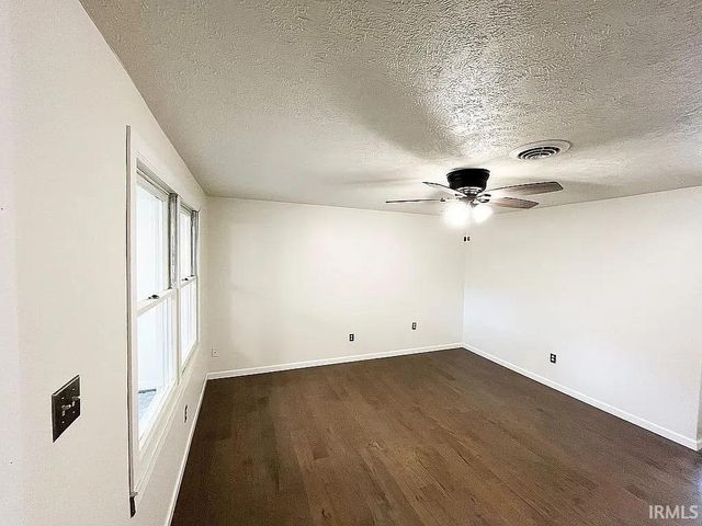 2983 N Murphy Lane, Warsaw, IN 46582