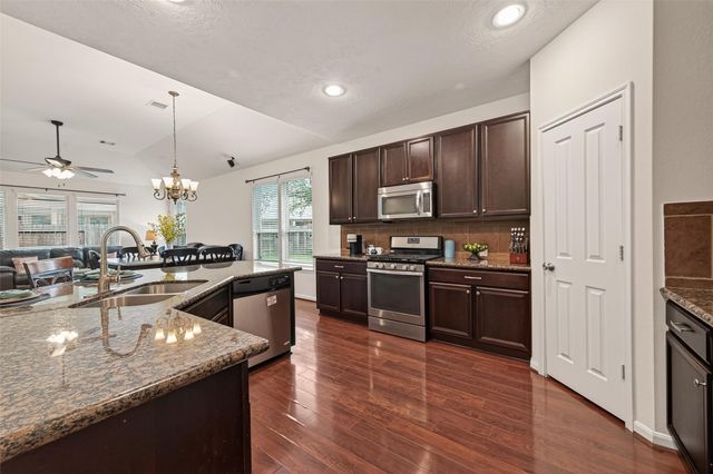 2919 Acorn Oaks Drive, Katy, TX 77493