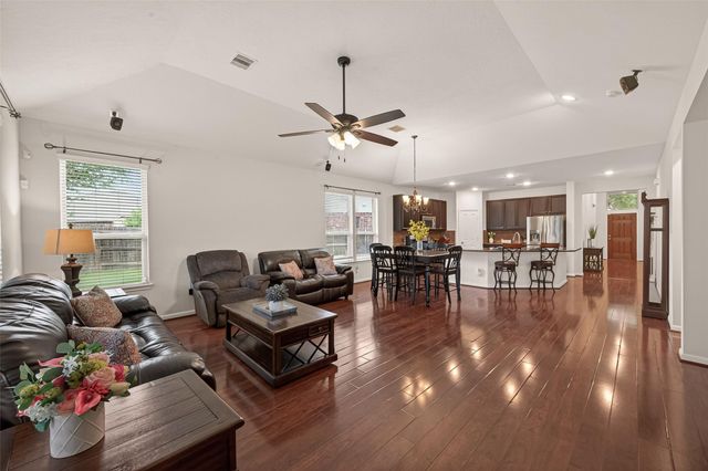 2919 Acorn Oaks Drive, Katy, TX 77493