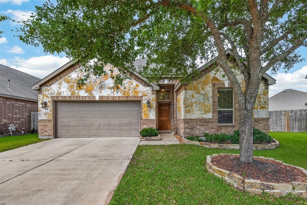 2919 Acorn Oaks Drive, Katy, TX 77493