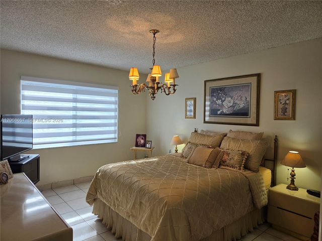 7707 Camino Real B-209, Miami, FL 33143