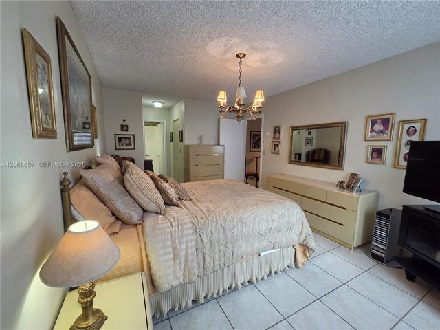 7707 Camino Real B-209, Miami, FL 33143
