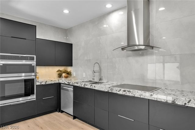 2861 Queens Courtyard Drive, Las Vegas, NV 89109