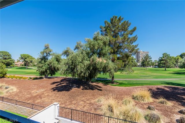 2861 Queens Courtyard Drive, Las Vegas, NV 89109
