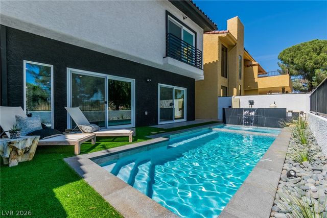 2861 Queens Courtyard Drive, Las Vegas, NV 89109