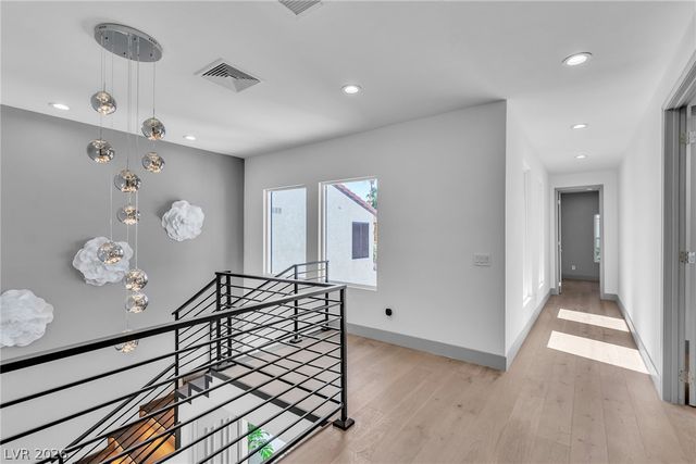 2861 Queens Courtyard Drive, Las Vegas, NV 89109