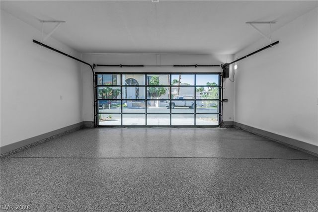 2861 Queens Courtyard Drive, Las Vegas, NV 89109
