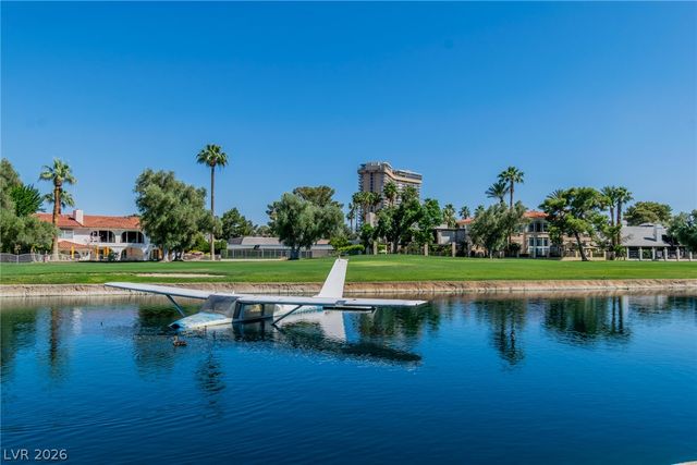 2861 Queens Courtyard Drive, Las Vegas, NV 89109