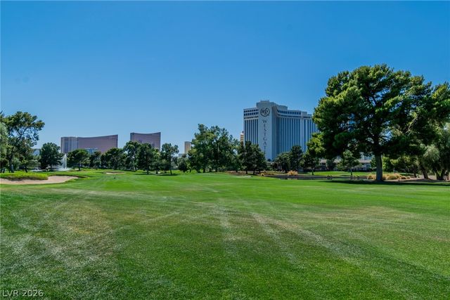 2861 Queens Courtyard Drive, Las Vegas, NV 89109