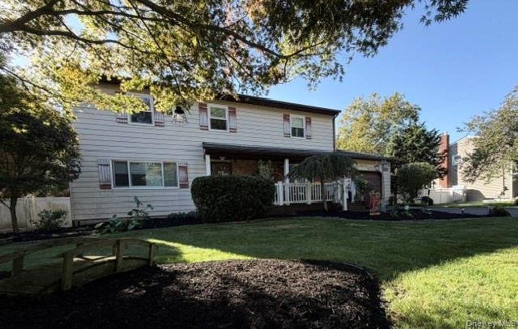 2338 Locust Avenue, Ronkonkoma, NY 11779 — photo 3