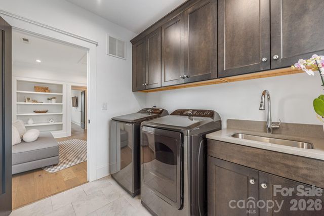 607 Mattie Rose Lane, Charlotte, NC 28204