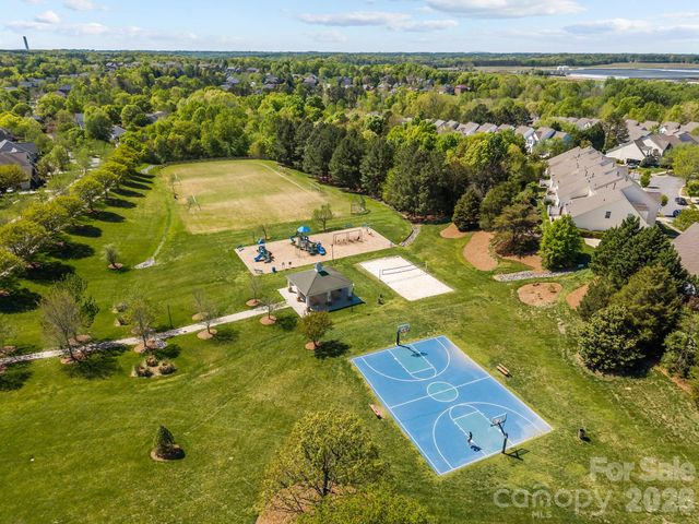 9711 Sunset Grove Drive, Huntersville, NC 28078