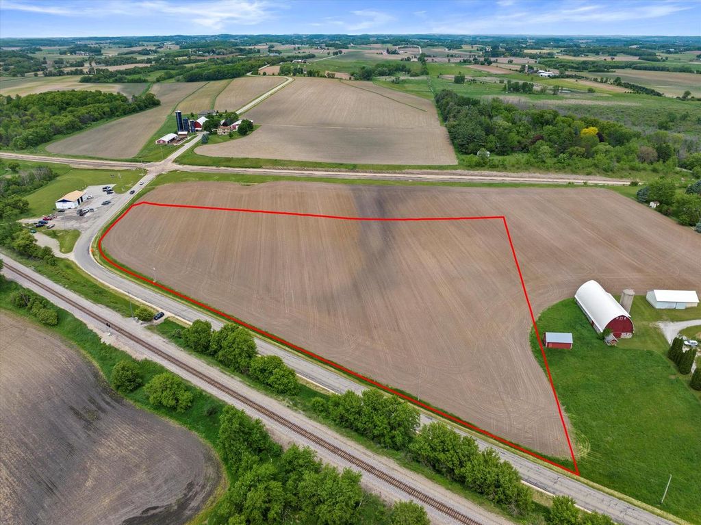 Lt00 MARIETTA AVENUE, Ixonia, WI 53036