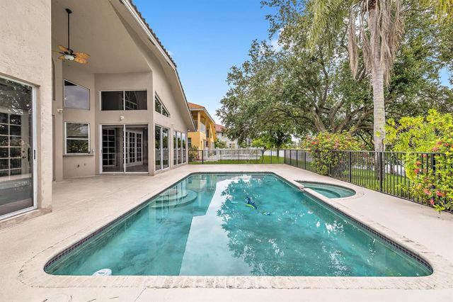 4300 NW 63rd Avenue, Coral Springs, FL 33067
